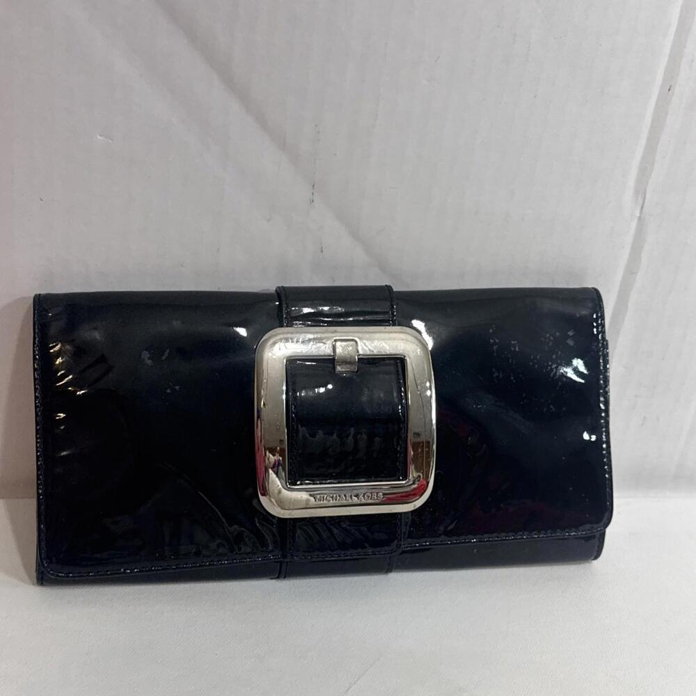 Michael Kors Buckle Black Designer Old Money Minimalist Patent Leather Clutch